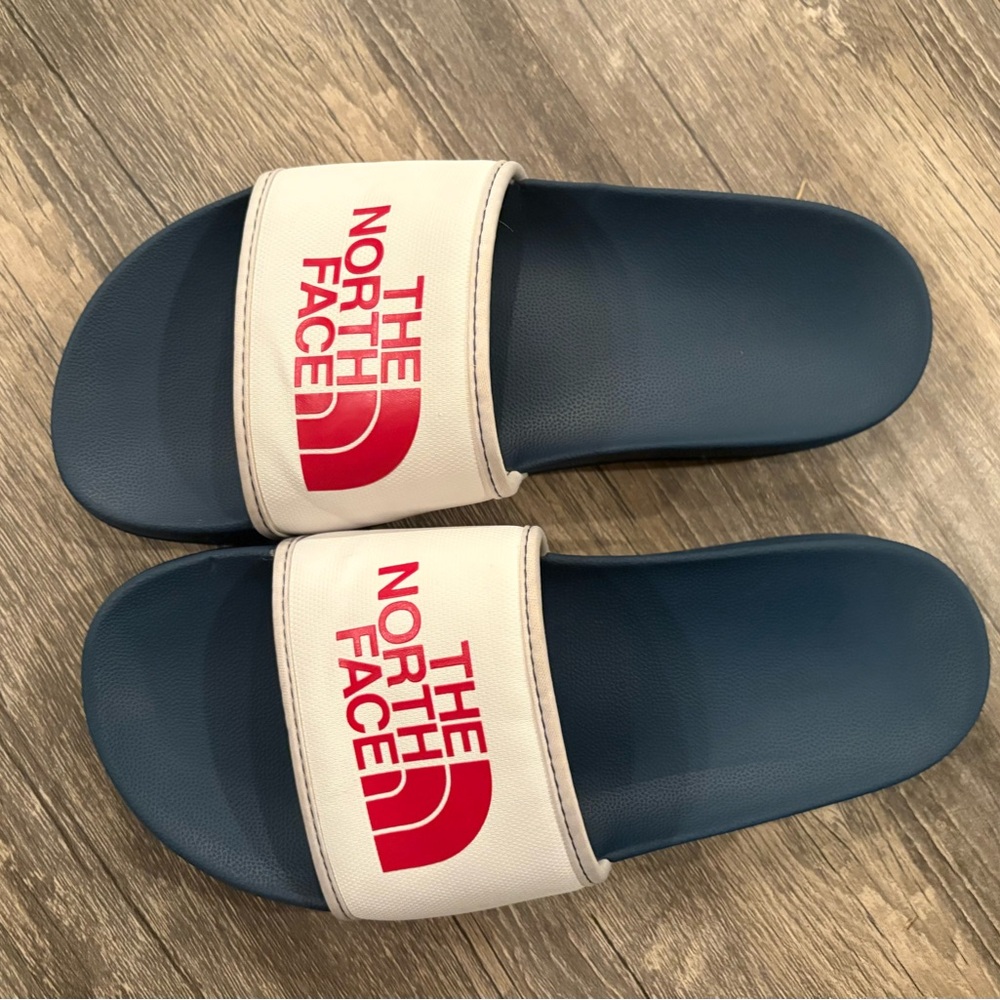 The North Face Women’s Bade Camp III Slides - Size 9 🔴⚪️🔵 - Picture 2 of 7